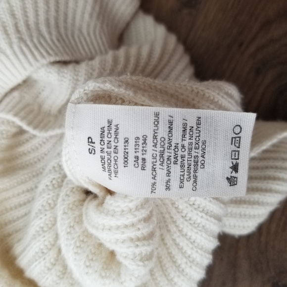 Garage white cold-shoulder knit sweater size S - Picture 11 of 13